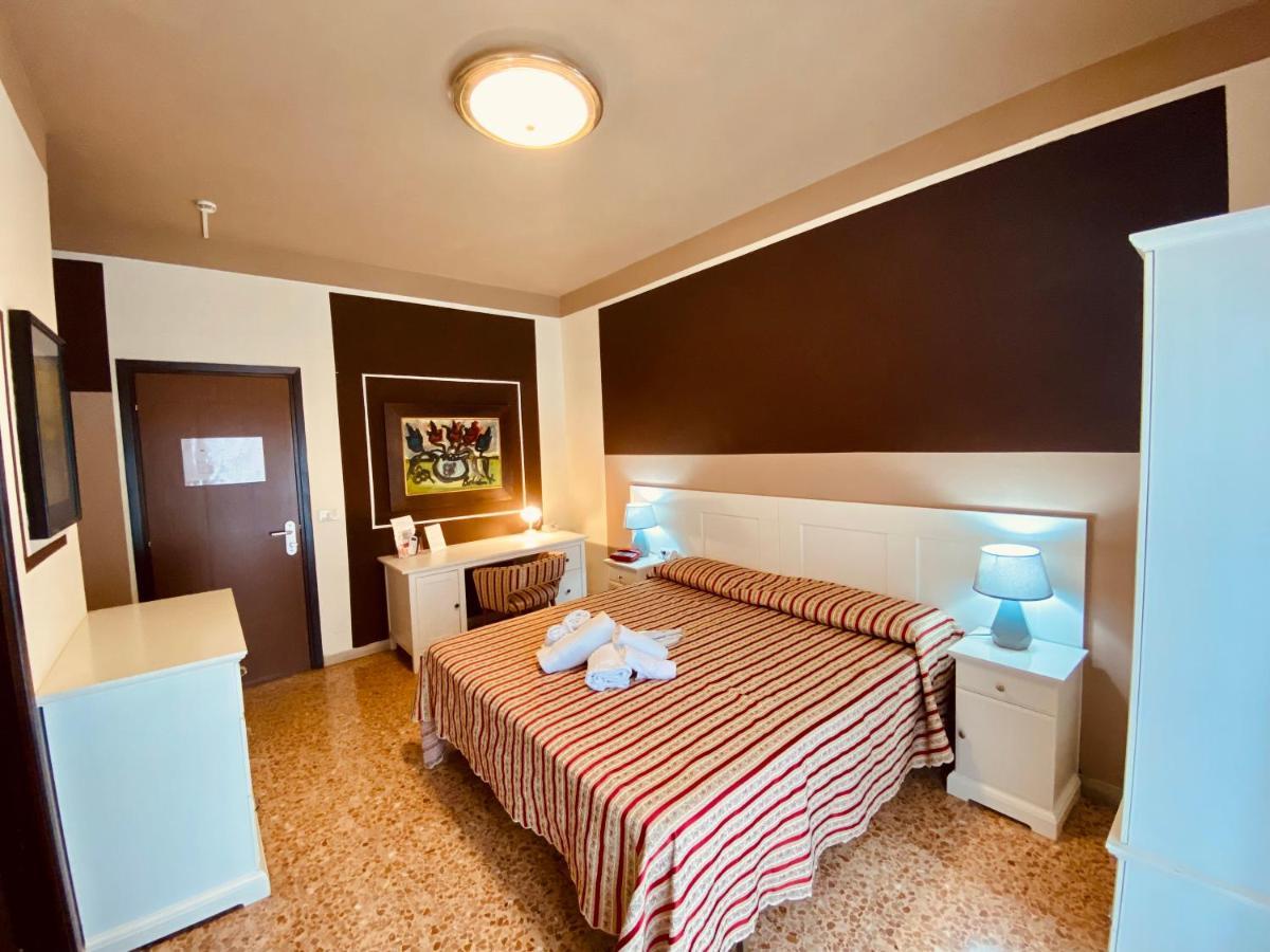 Pandos Hotel