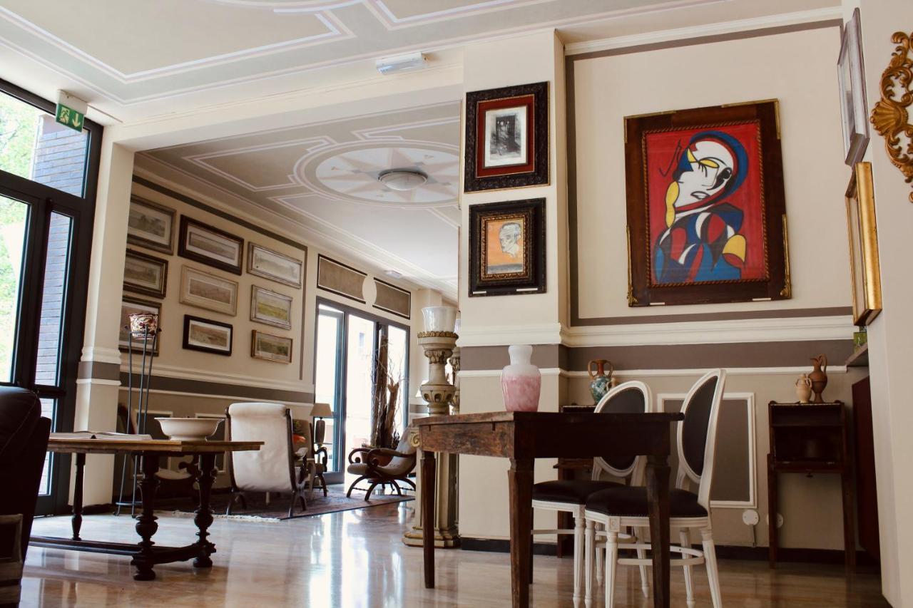 Pandos Hotel 4*